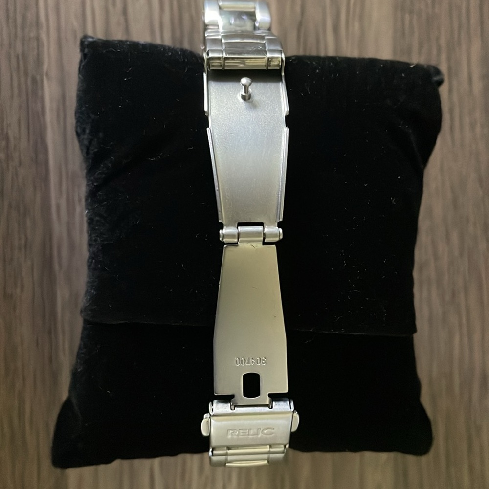 Women’s Relic Watch - Picture 4 of 5